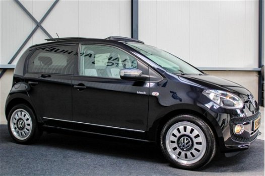 Volkswagen Up! - 1.0 high up BlueMotion ✅Black Up 60pk 2e Eig|NL|DLR|Panoramadak|Navigatie|Airco|PDC - 1