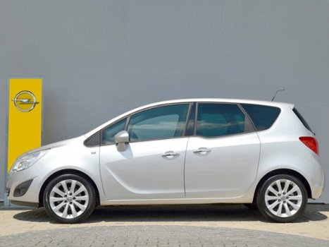 Opel Meriva - 1.4 Turbo Cosmo Parkeersensoren achter / Climate control / Fietsendrager / Dealer onde - 1