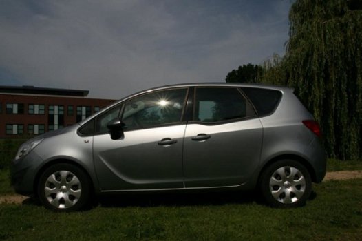 Opel Meriva - 1.4 Turbo Cosmo - navi, parkeersensoren - 1