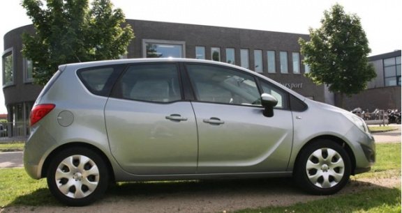 Opel Meriva - 1.4 Turbo Cosmo - navi, parkeersensoren - 1