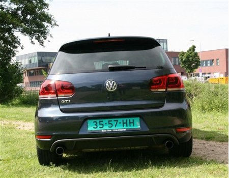 Volkswagen Golf - 2.0 GTI - navi, climate control, cruise control - 1