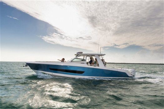 Boston Whaler 420 Outrage - 1