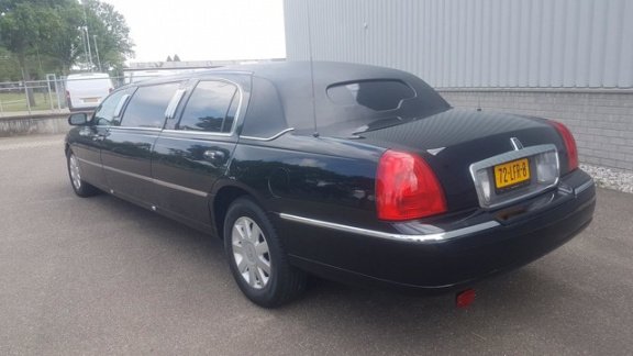 Lincoln Town Car - Limo M-2003 - 1