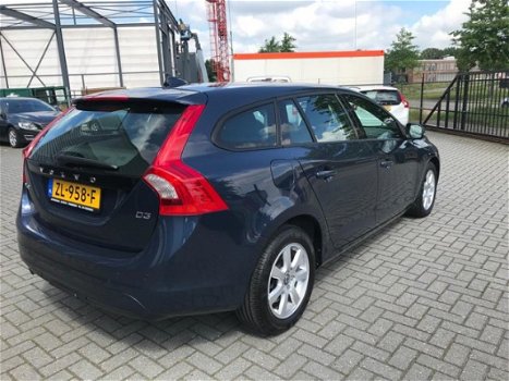 Volvo V60 - 2.0 D3 automaat winterpakket xenon - 1