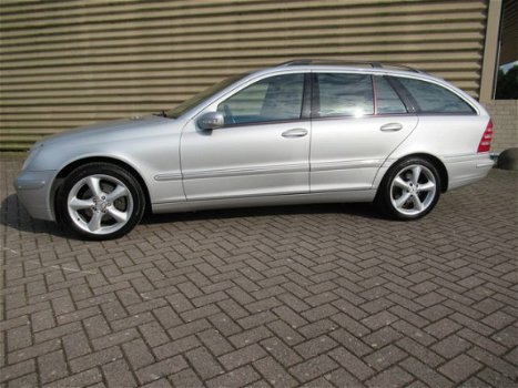 Mercedes-Benz C-klasse Combi - 240 Elegance automaat [ ecc, lmv, cruise, schuifdak, afn trekhaak ] - 1