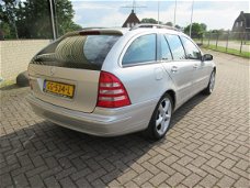 Mercedes-Benz C-klasse Combi - 240 Elegance automaat [ ecc, lmv, cruise, schuifdak, afn trekhaak ]