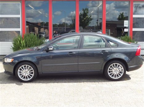 Volvo S40 - 1.8F Edition II climaat control/cruise control/leer/trekhaak - 1