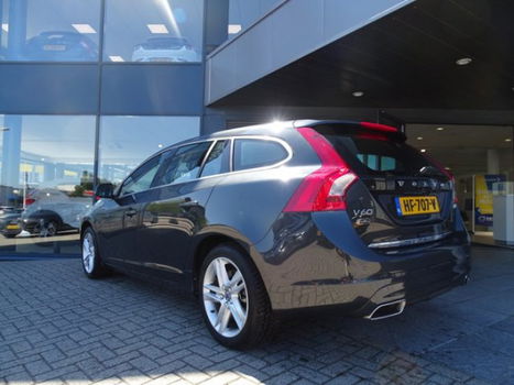 Volvo V60 - D6 Twin Engine Momentum Navi Leder - 1