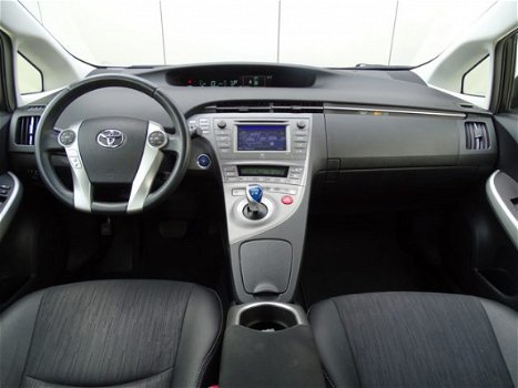 Toyota Prius - 1.8 Business | Automaat | Navigatie | Parkeercamera | JBL - 1