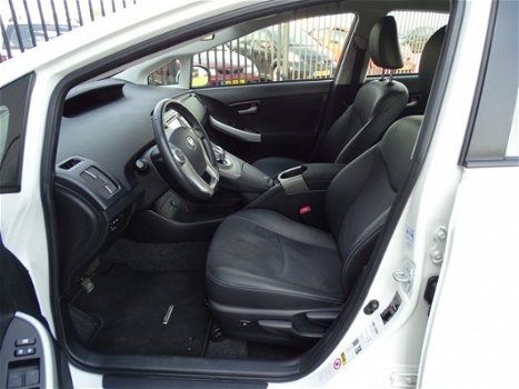 Toyota Prius - 1.8 Business | Automaat | Navigatie | Parkeercamera | JBL - 1