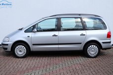 Volkswagen Sharan - 2.0i 116pk AUTOMAAT, Comfortline uitv., 7 persoons Clima, Cruise, Elek pakket, c
