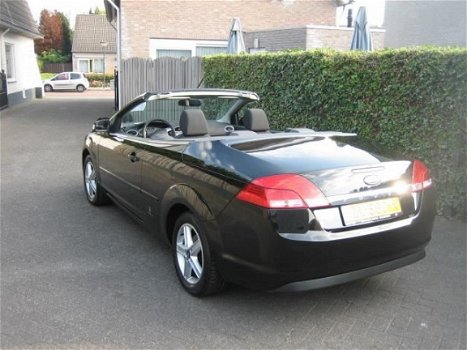 Ford Focus Coupé-Cabriolet - 1.6-16V Titanium - 1