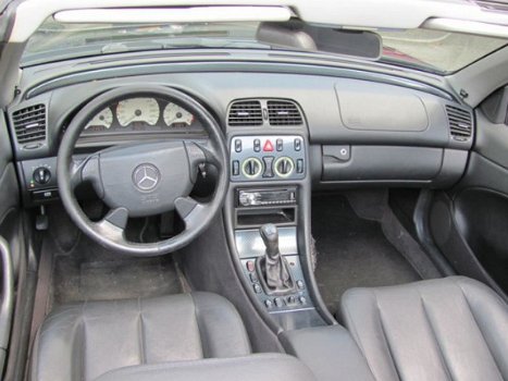 Mercedes-Benz CLK-klasse Cabrio - 200 Avantgarde - 1