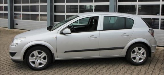 Opel Astra - 1.4 Edition - 1