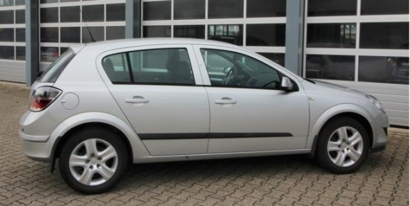 Opel Astra - 1.4 Edition - 1