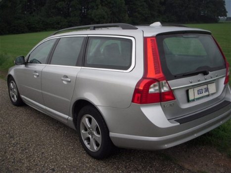 Volvo V70 - DRIVE SUMMUM Milieu A 146305 km - 1