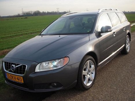 Volvo V70 - 2.0D Summum handgeschakeld - 1