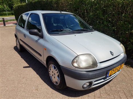 Renault Clio - 1.6 RN Automaat APK t/m 18-06-2020 - 1