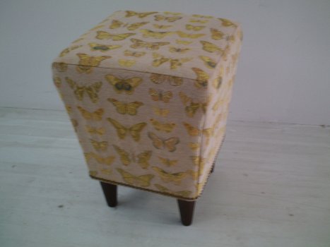 Footstool met rode streep/meubelstof. GRATIS bekijken !! - 5