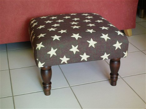 Footstool 50x50cm - bruin/stars - donker noten 550 - NIEUW!! - 1