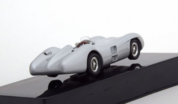 1:43 Ixo CLC143 Mercedes W196 R Stromlinie streamliner 1954 - 3