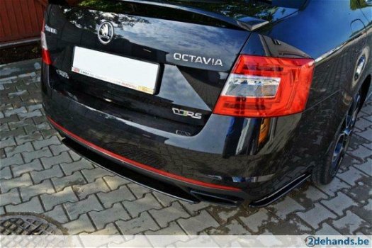 Skoda Octavia III R Centre Rear Splitter (Verticale Strepen - 2