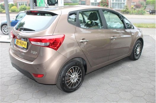 Hyundai ix20 - 1.4i i-Motion / 2015 / Navi actie / Airco / LM Velgen / Fifa World Cup Edition / - 1