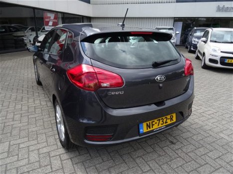 Kia Cee'd - 1.6 GDI ComfortPlusLine Navigator NAVI/CAMERA/PDC/LM VELGEN zeer mooie Cee`d - 1