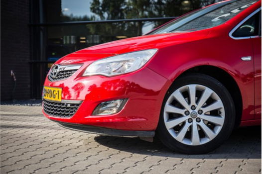 Opel Astra - 1.4 Turbo Cosmo , Navigatie, Trekhaak, Cruise control, - 1