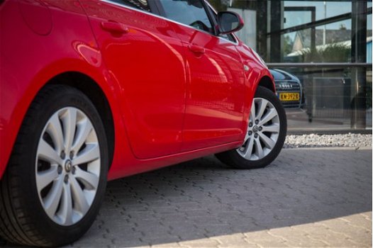 Opel Astra - 1.4 Turbo Cosmo , Navigatie, Trekhaak, Cruise control, - 1