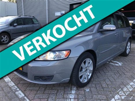 Volvo V50 - 2.4 D5 Summum Xenon navigatie clima parkeersensor lm-velgen elekt-pakket stoelverwarming - 1