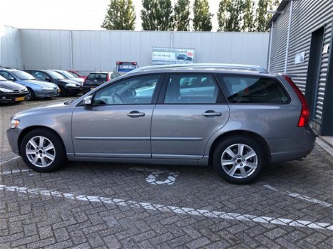 Volvo V50 - 2.4 D5 Summum Xenon navigatie clima parkeersensor lm-velgen elekt-pakket stoelverwarming - 1