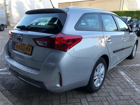 Toyota Auris Touring Sports - 1.8 Hybrid Aspiration Navigatie camera led verlichting clima lm-velgen - 1