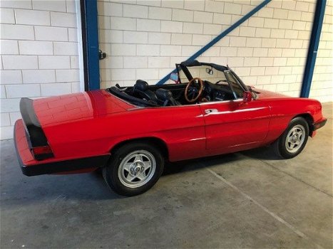 Alfa Romeo Spider - 2.0 - 1