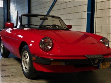 Alfa Romeo Spider - 2.0 - 1