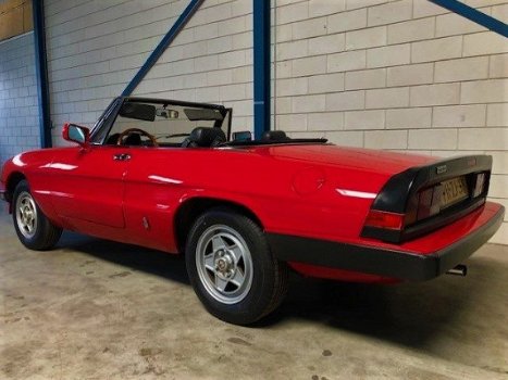 Alfa Romeo Spider - 2.0 - 1