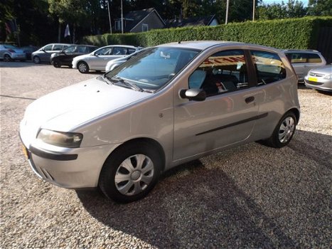 Fiat Punto - 1.2-16V ELX met airco nieuwe apk 04-09-2020 - 1