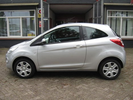 Ford Ka - 1.2 Titanium NIEUWSTAAT, Airco Rijklaarprijs, weinig kilimeters - 1