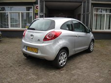 Ford Ka - 1.2 Titanium NIEUWSTAAT, Airco Rijklaarprijs, weinig kilimeters