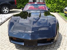 Chevrolet Corvette - 350 V8 Targa Automaat 1980 Zwart / Rood