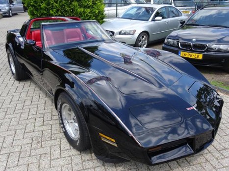 Chevrolet Corvette - 350 V8 Targa Automaat 1980 Zwart / Rood - 1