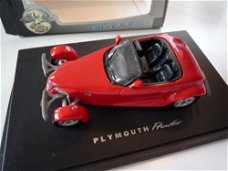 1:43 UH Plymouth Prowler rood cabrio fabrieks hotrod