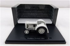 1:43 Dongguan Fordson Traktor 1921 lightgrijs