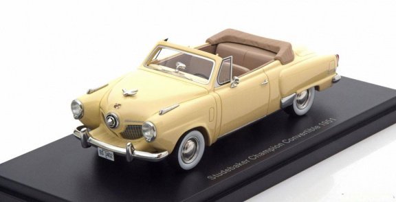 1:43 BoS-Models Studebaker Champion Convertible 1951 beige - 2