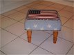 Footstool USA lichtblauw - NIEUW - 550 licht kersen. - 1 - Thumbnail