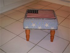 Footstool USA lichtblauw - NIEUW - 550 licht kersen.