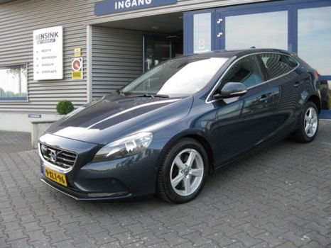 Volvo V40 - 2.0 D4 190PK Momentum Business - 1