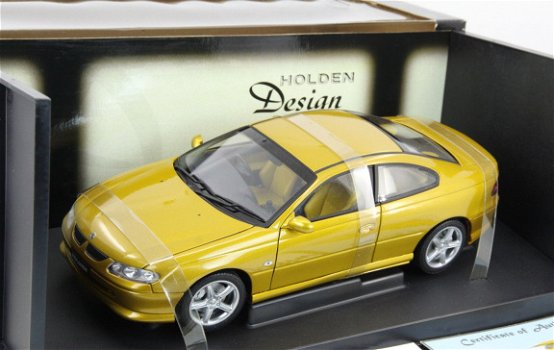 1:18 Autoart Holden Commodore VT Coupe gold - 1