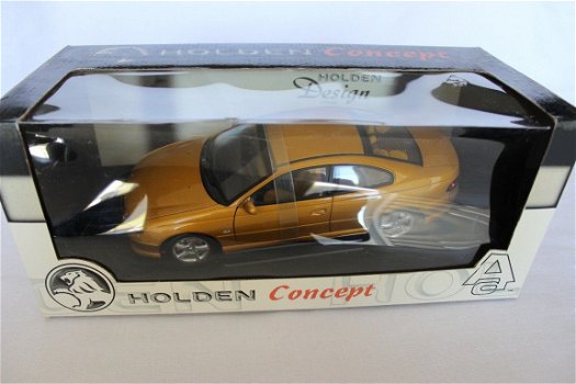 1:18 Autoart Holden Commodore VT Coupe gold - 4