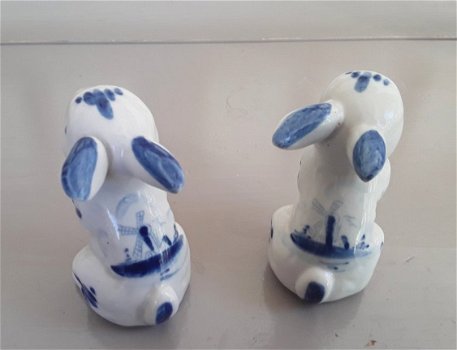 2 konijntjes met hollandse voorstelling erop - 2